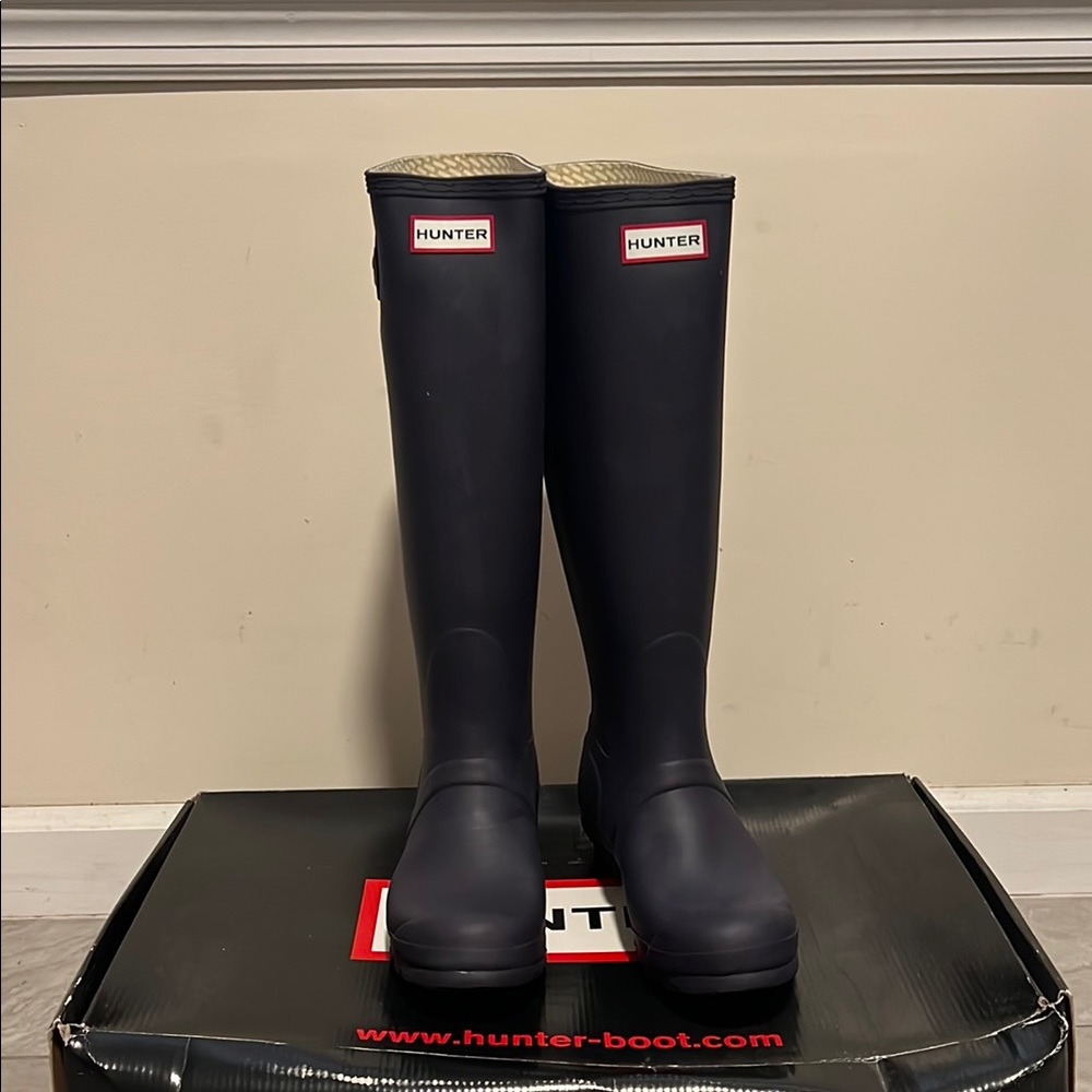NEW Hunter Aubergine Original Tall Rain Boots, US 8